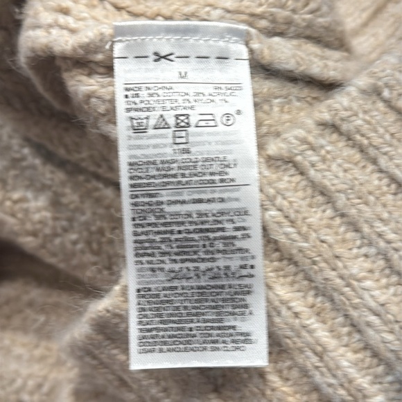 Old navy women’s mockneck maternity sweater size medium. - Picture 6 of 7